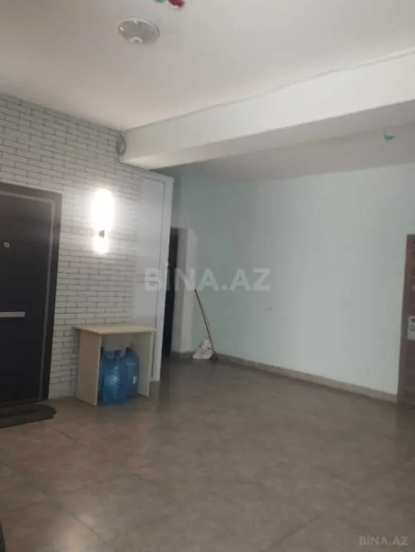 Satılır 3 otaqlı mənzil 143 m²