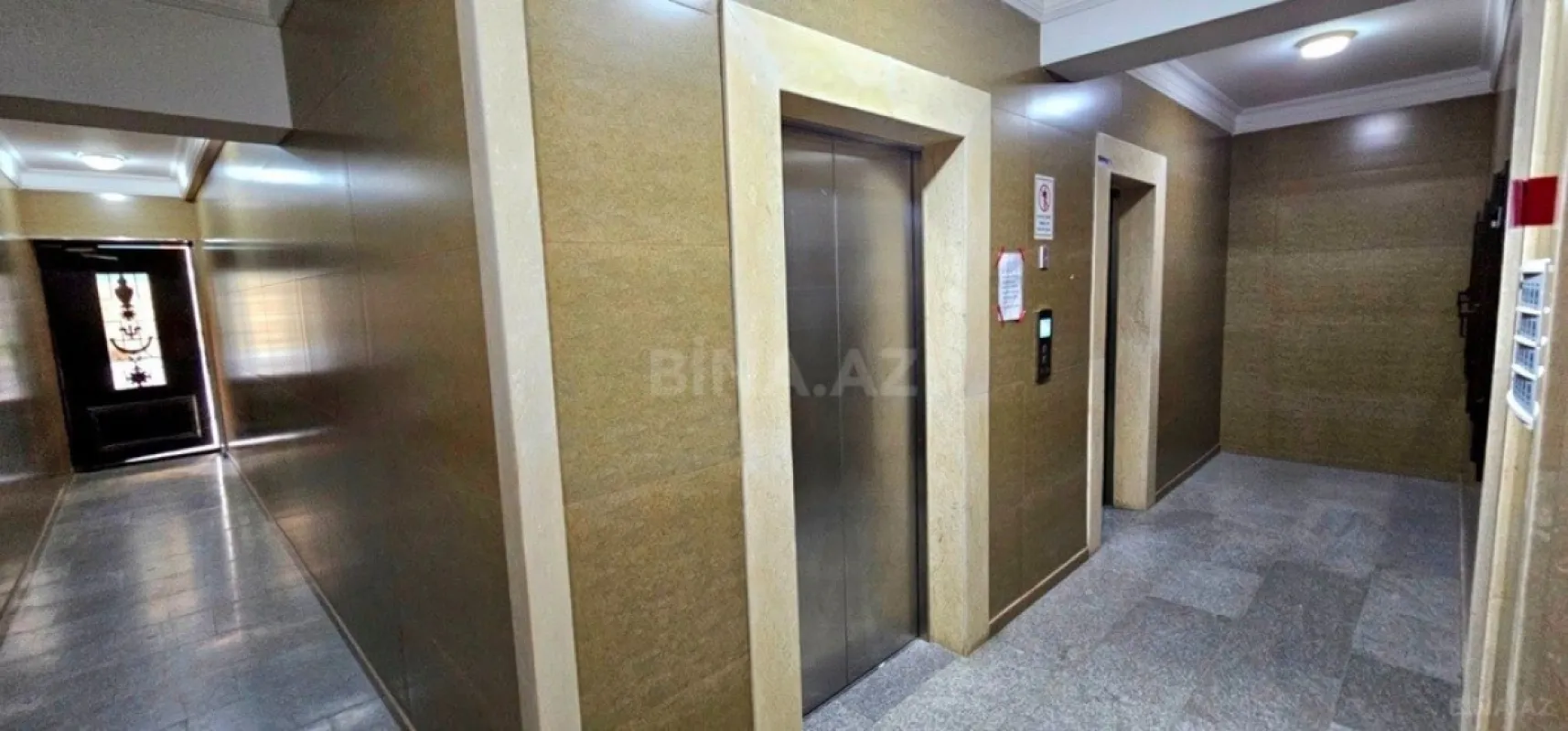 Satılır 4 otaqlı mənzil 229 m²