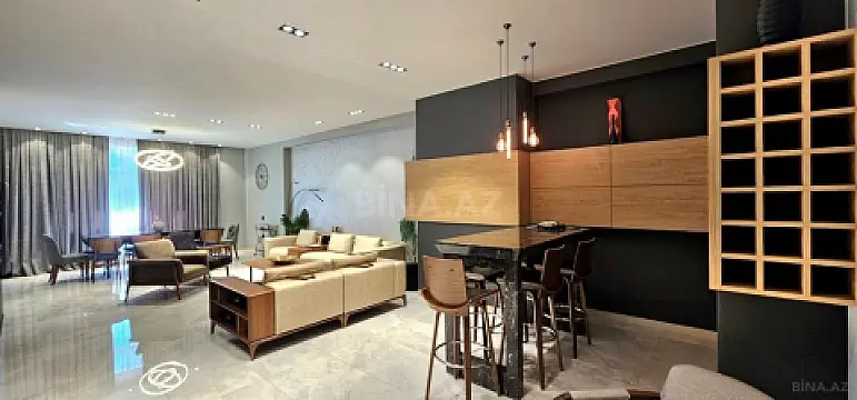 Satılır 4 otaqlı mənzil 229 m²