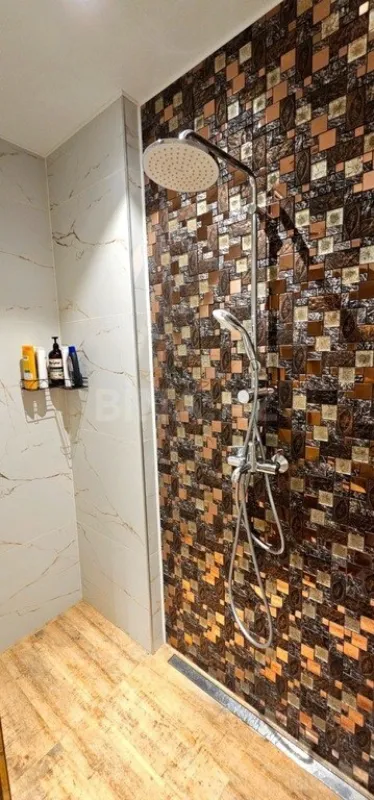 Satılır 4 otaqlı mənzil 229 m²