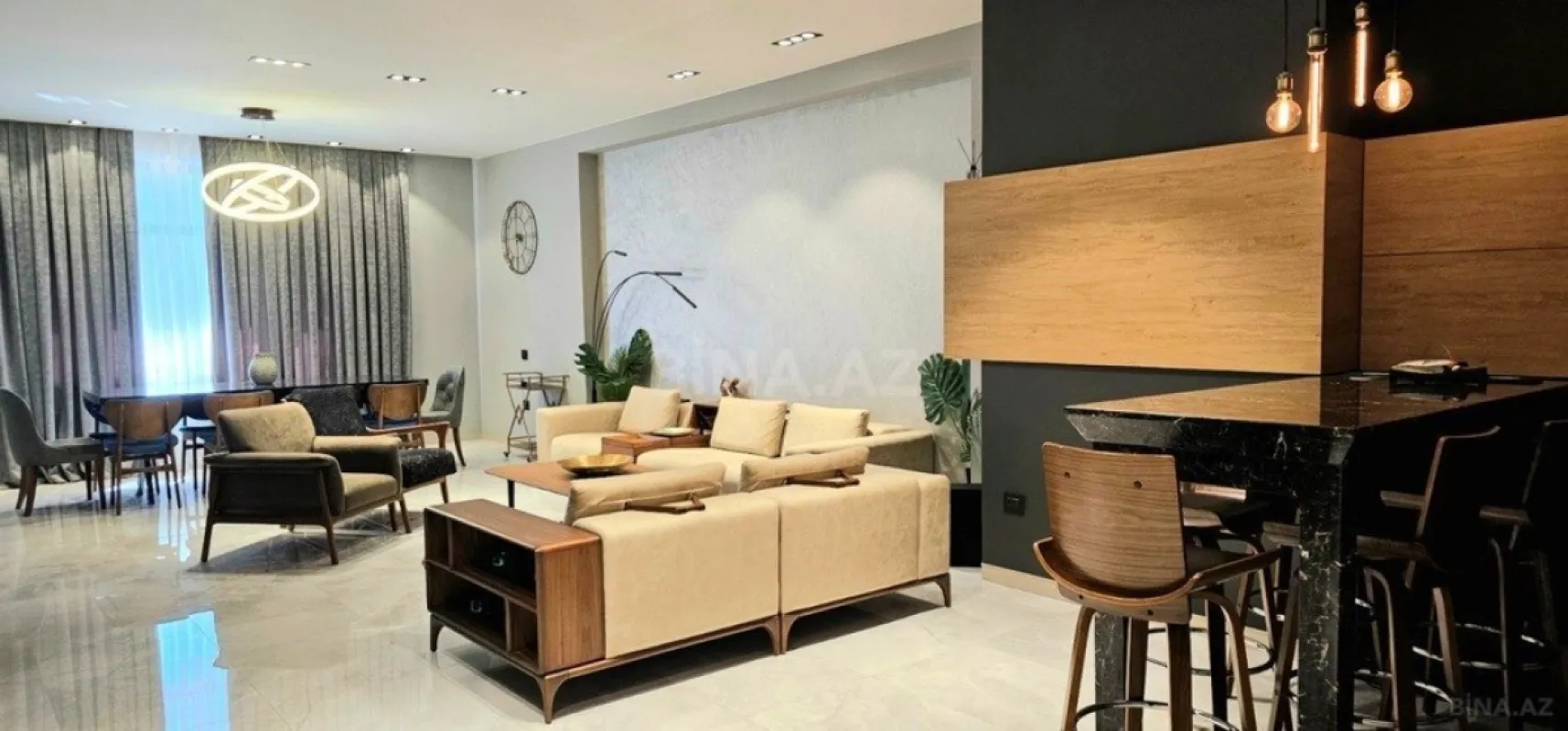 Satılır 4 otaqlı mənzil 229 m²