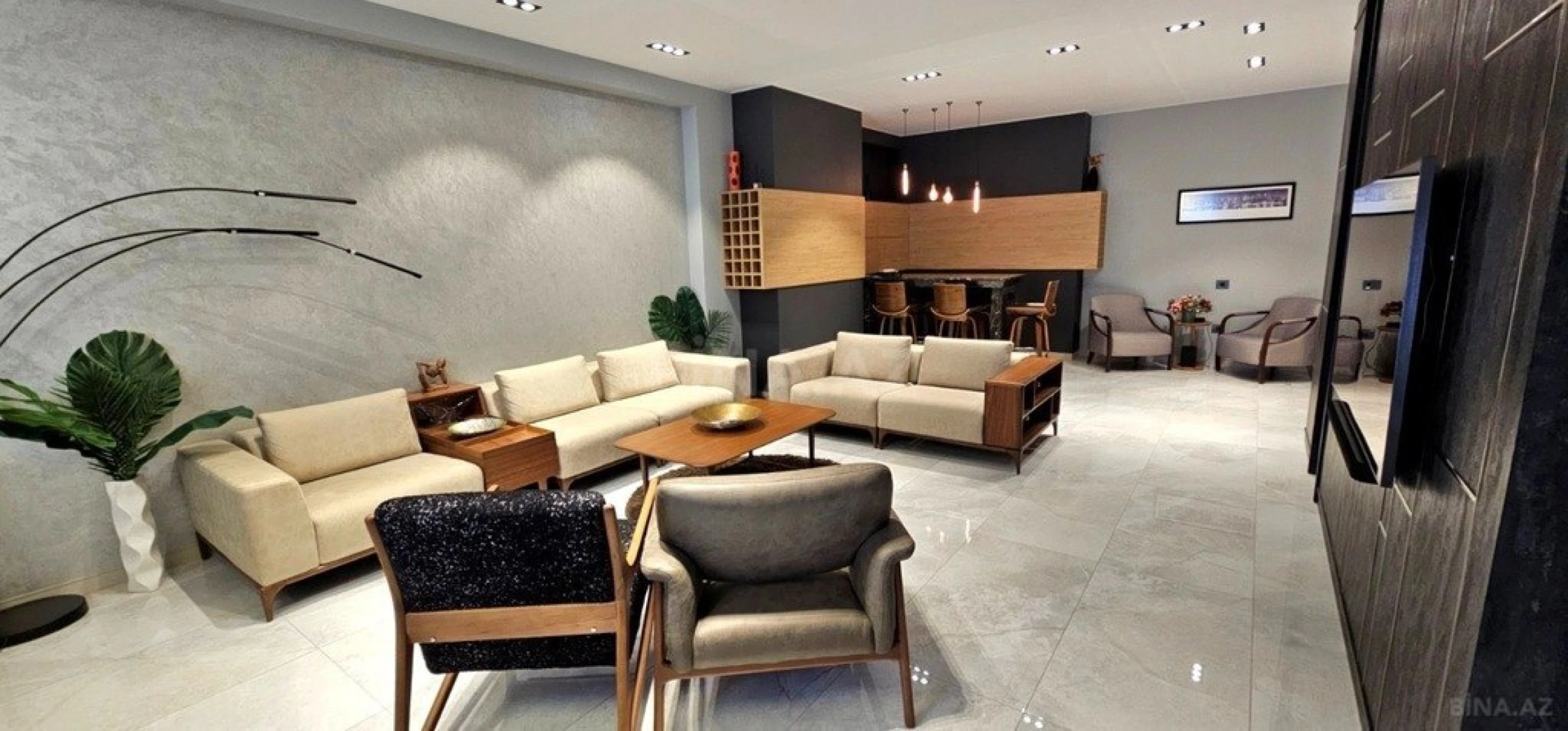 Satılır 4 otaqlı mənzil 229 m²