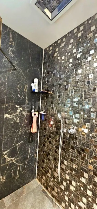 Satılır 4 otaqlı mənzil 229 m²