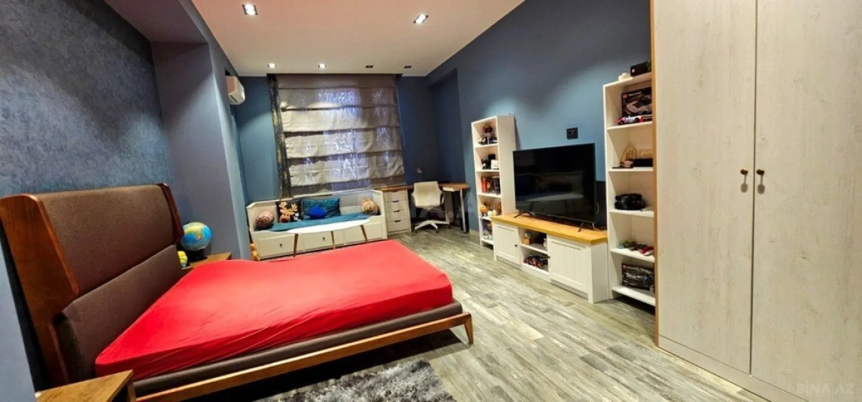 Satılır 4 otaqlı mənzil 229 m²