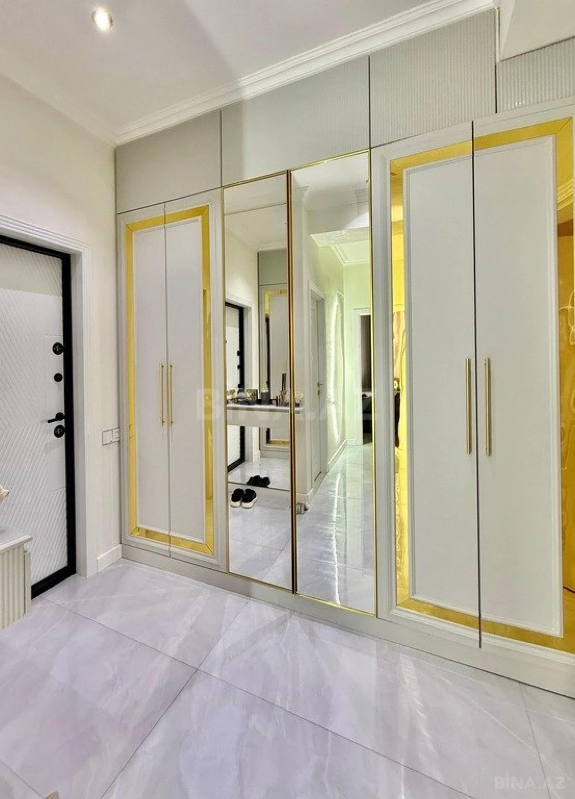 Satılır 3 otaqlı mənzil 82 m²