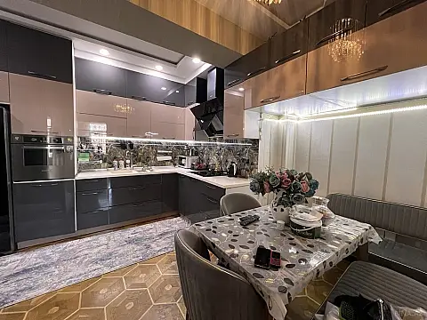 Kirayə verilir 3 otaqlı mənzil 100 m²