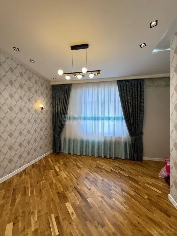 Satılır 3 otaqlı mənzil 118 m²