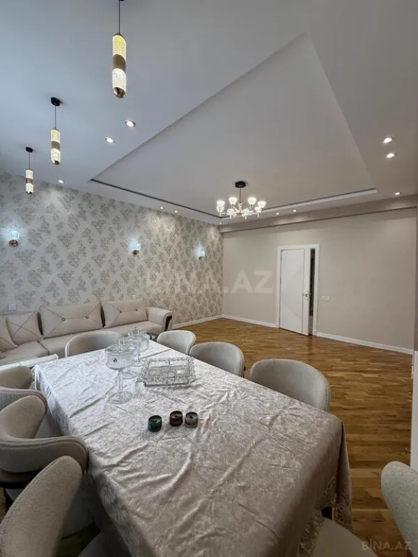 Satılır 3 otaqlı mənzil 118 m²