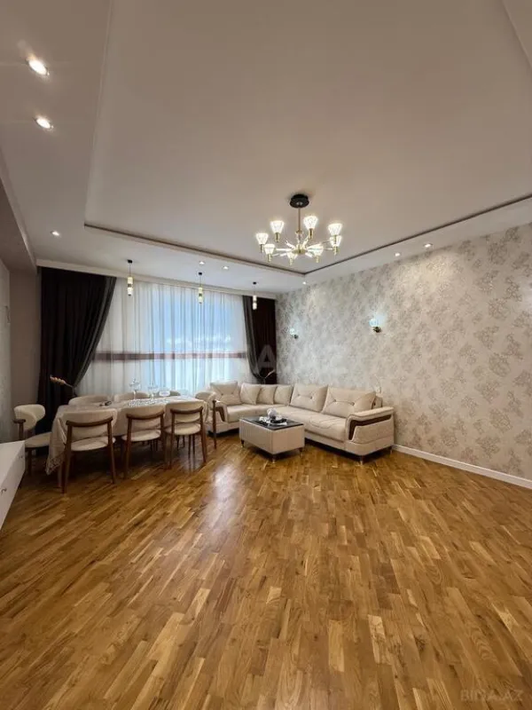 Satılır 3 otaqlı mənzil 118 m²