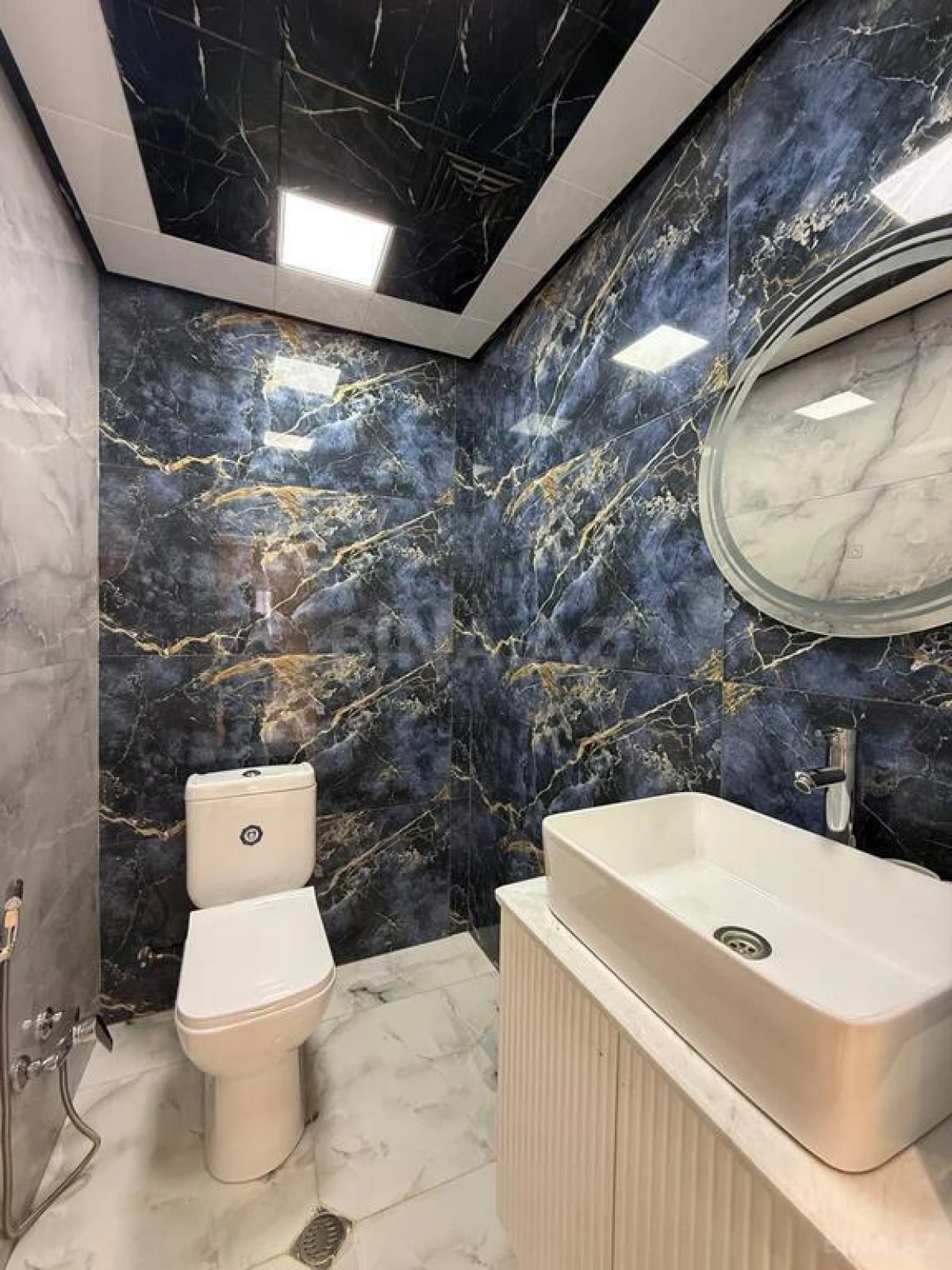 Satılır 3 otaqlı mənzil 118 m²