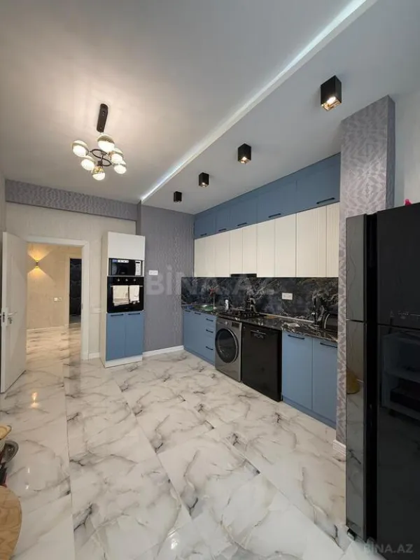 Satılır 3 otaqlı mənzil 118 m²