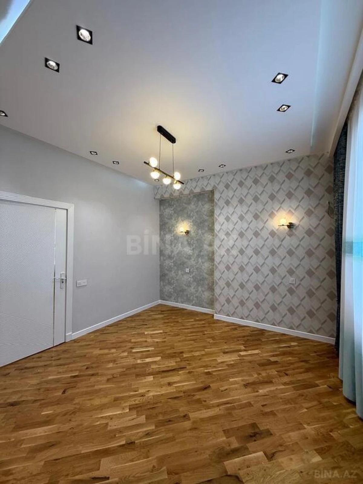 Satılır 3 otaqlı mənzil 118 m²