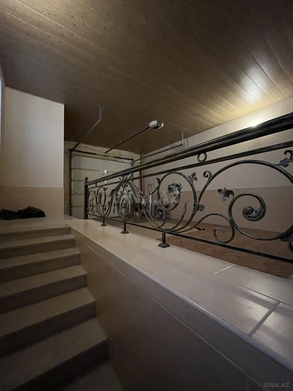 Satılır 8 otaqlı həyət evi 530 m²