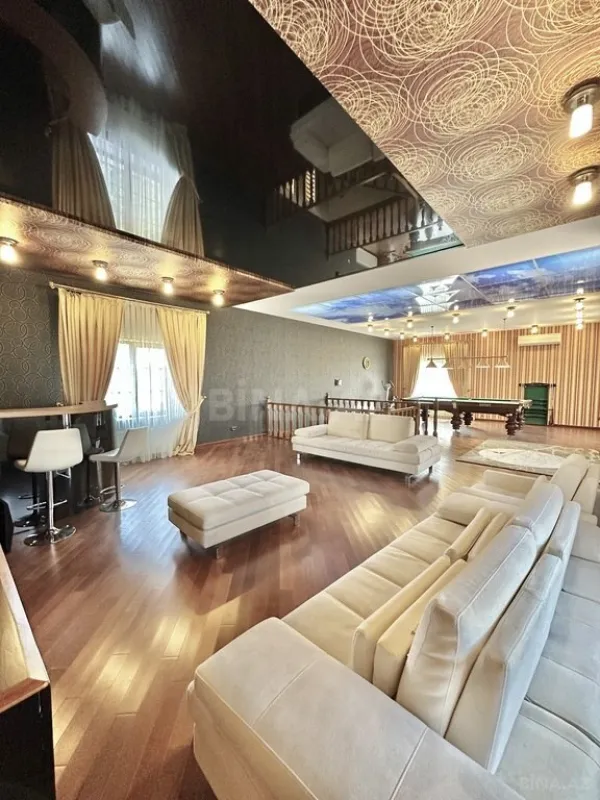 Satılır 7 otaqlı həyət evi 500 m²