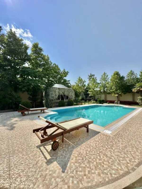 Satılır 7 otaqlı həyət evi 500 m²