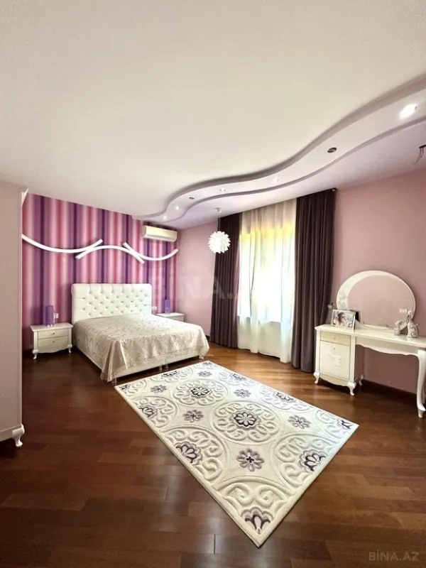Satılır 7 otaqlı həyət evi 500 m²