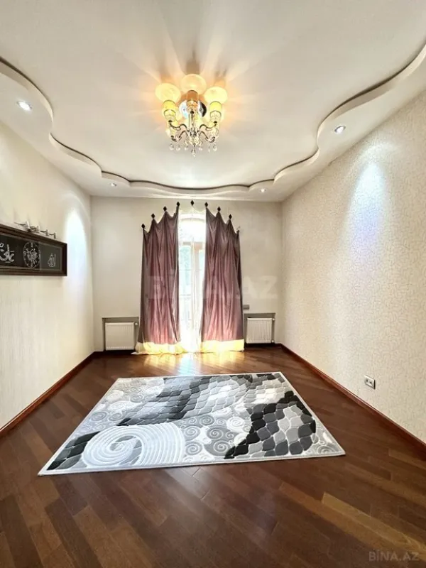 Satılır 7 otaqlı həyət evi 500 m²