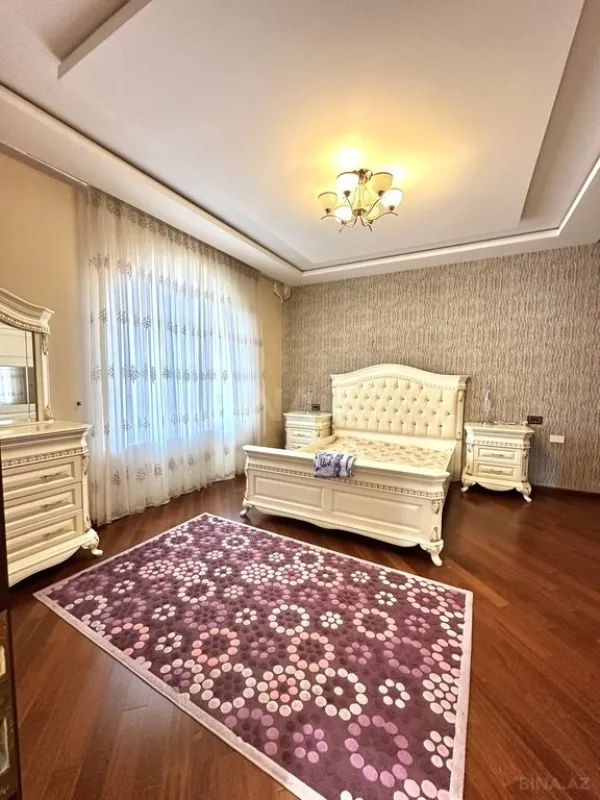 Satılır 7 otaqlı həyət evi 500 m²