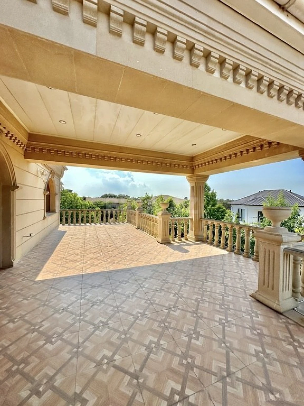 Satılır 7 otaqlı həyət evi 500 m²