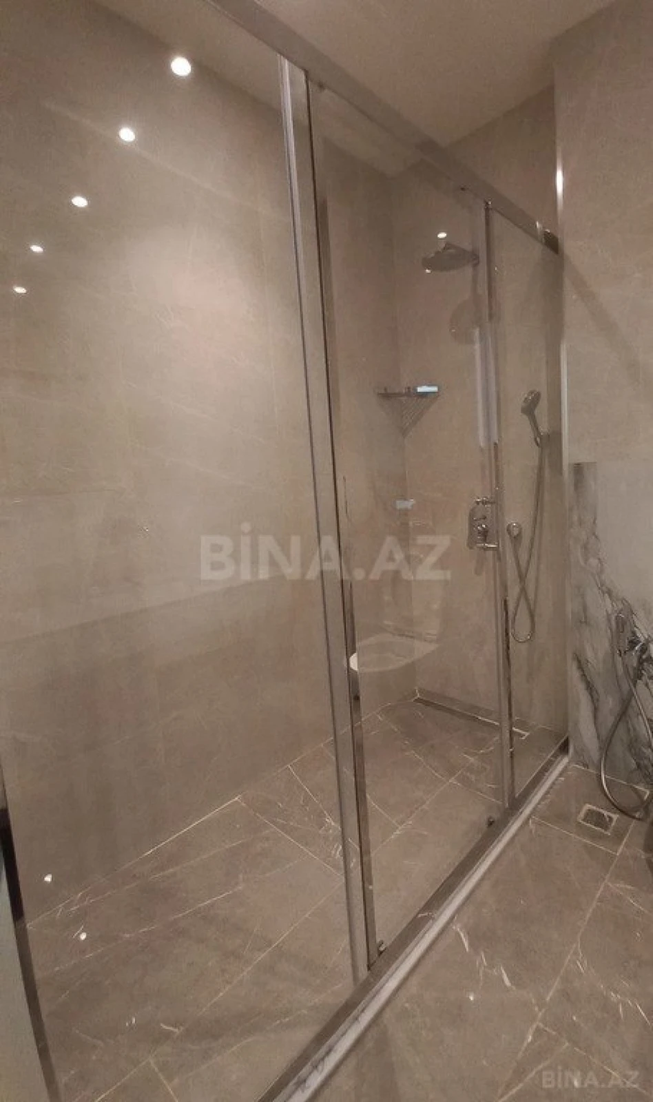 Kirayə verilir 1 otaqlı mənzil 60 m²