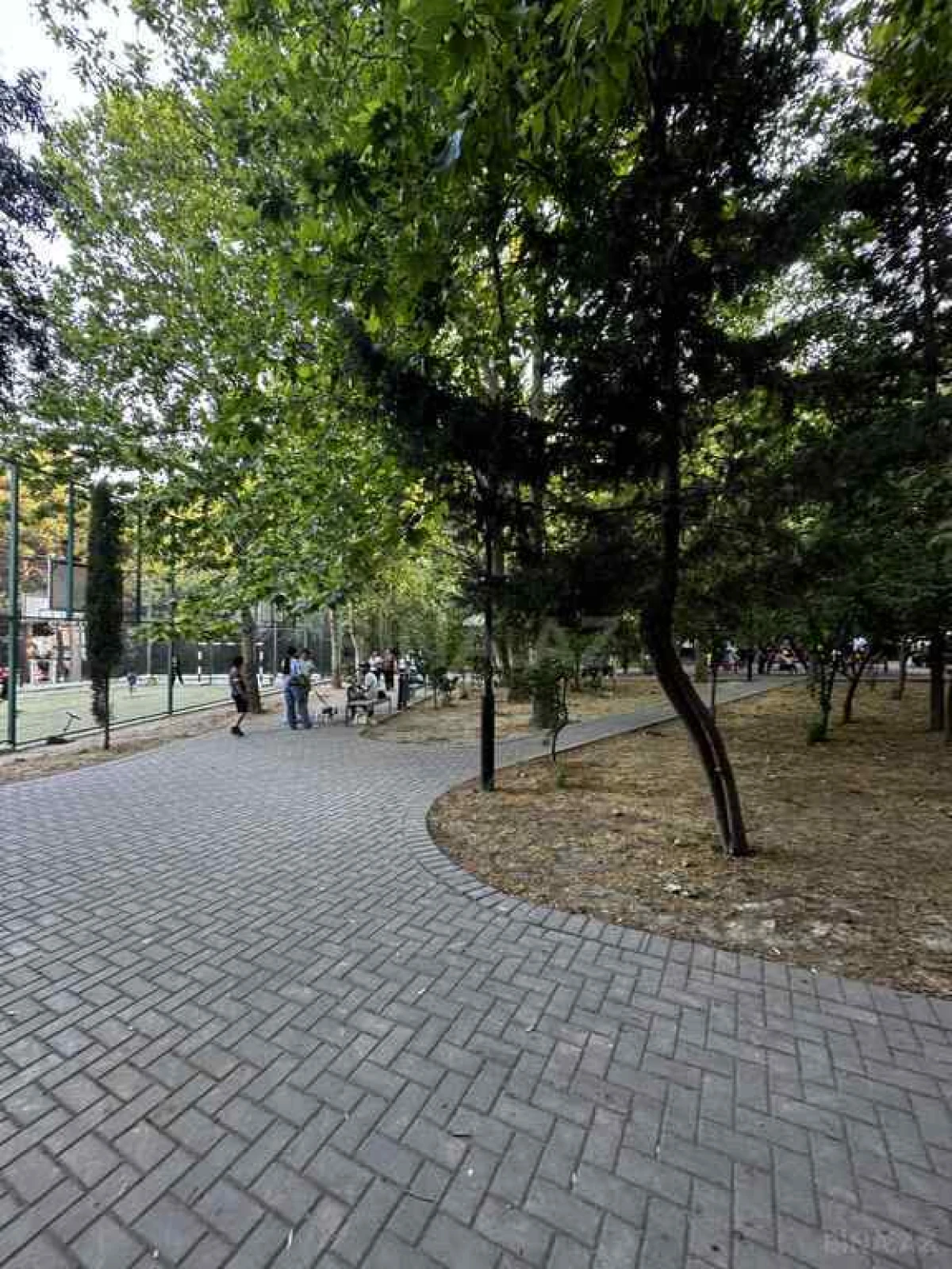 Satılır 4 otaqlı mənzil 100 m²