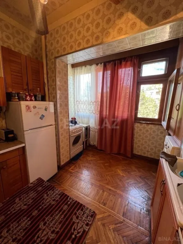 Satılır 4 otaqlı mənzil 100 m²