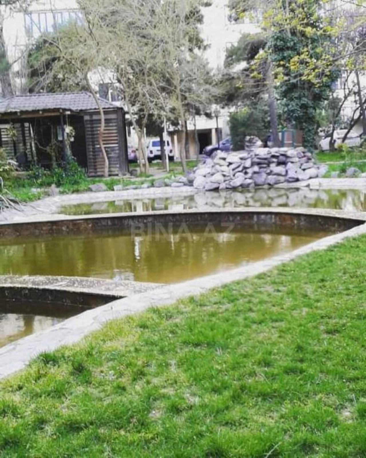 Satılır 4 otaqlı mənzil 100 m²