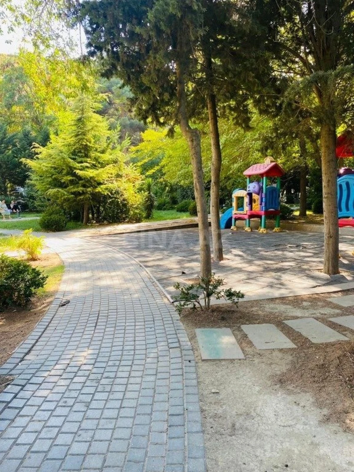 Satılır 4 otaqlı mənzil 100 m²