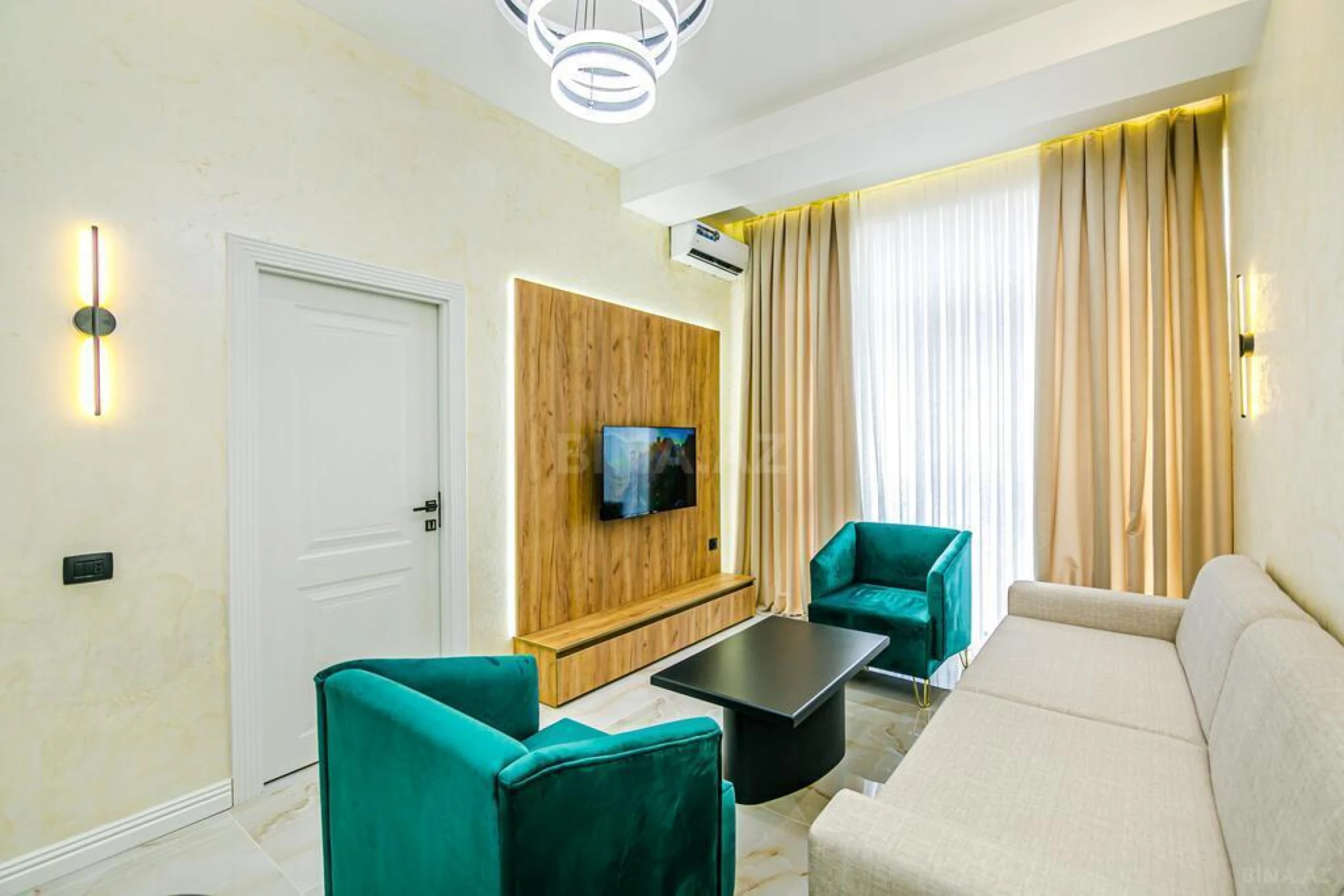 Kirayə verilir 2 otaqlı mənzil 100 m²