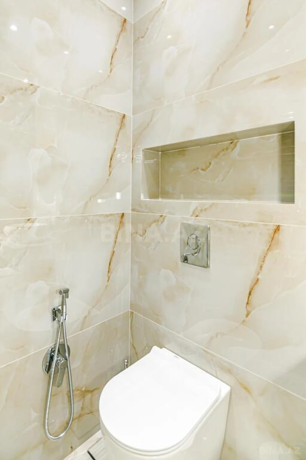 Kirayə verilir 2 otaqlı mənzil 100 m²