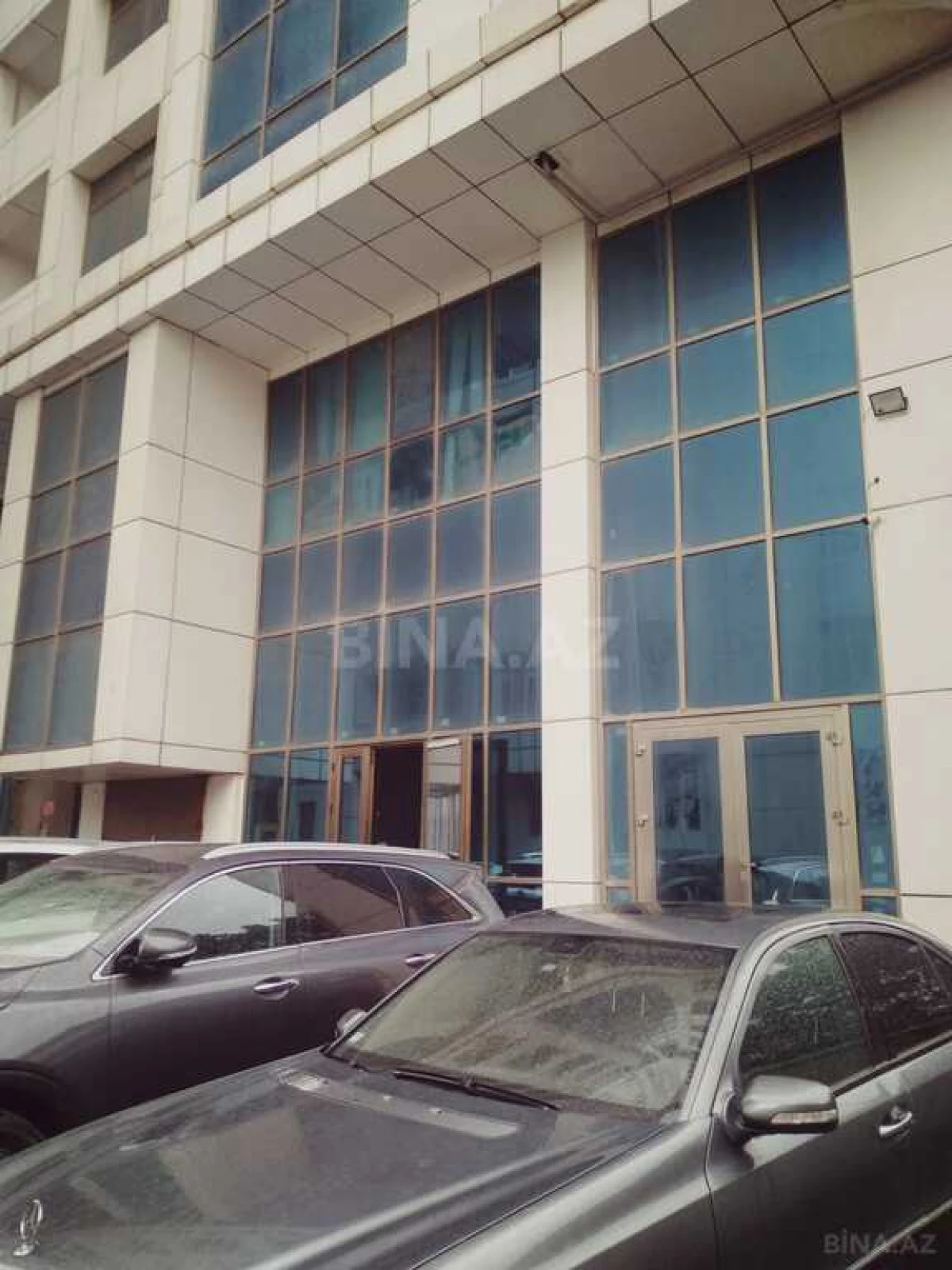 Satılır obyekt 140 m²