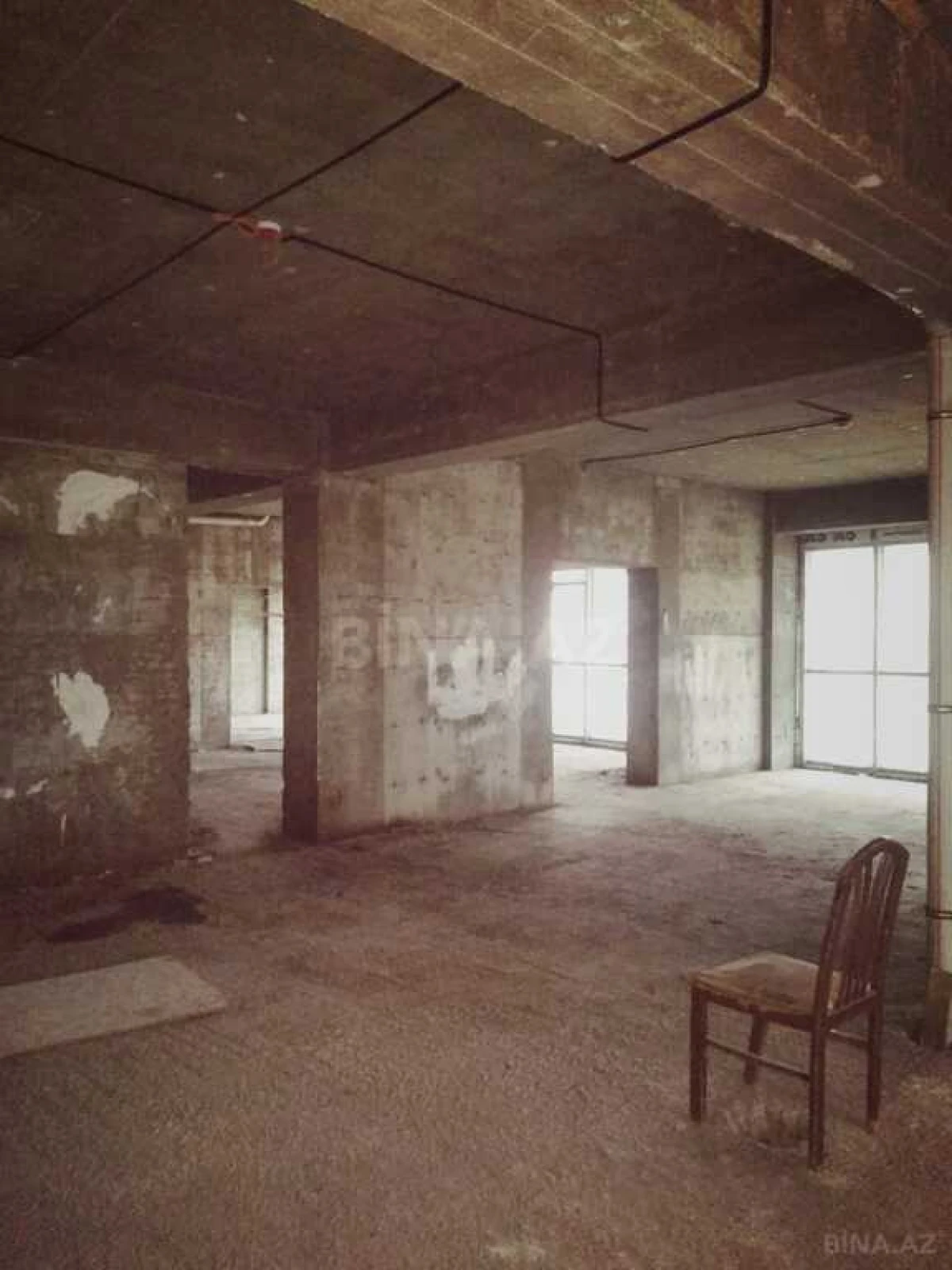 Satılır obyekt 140 m²