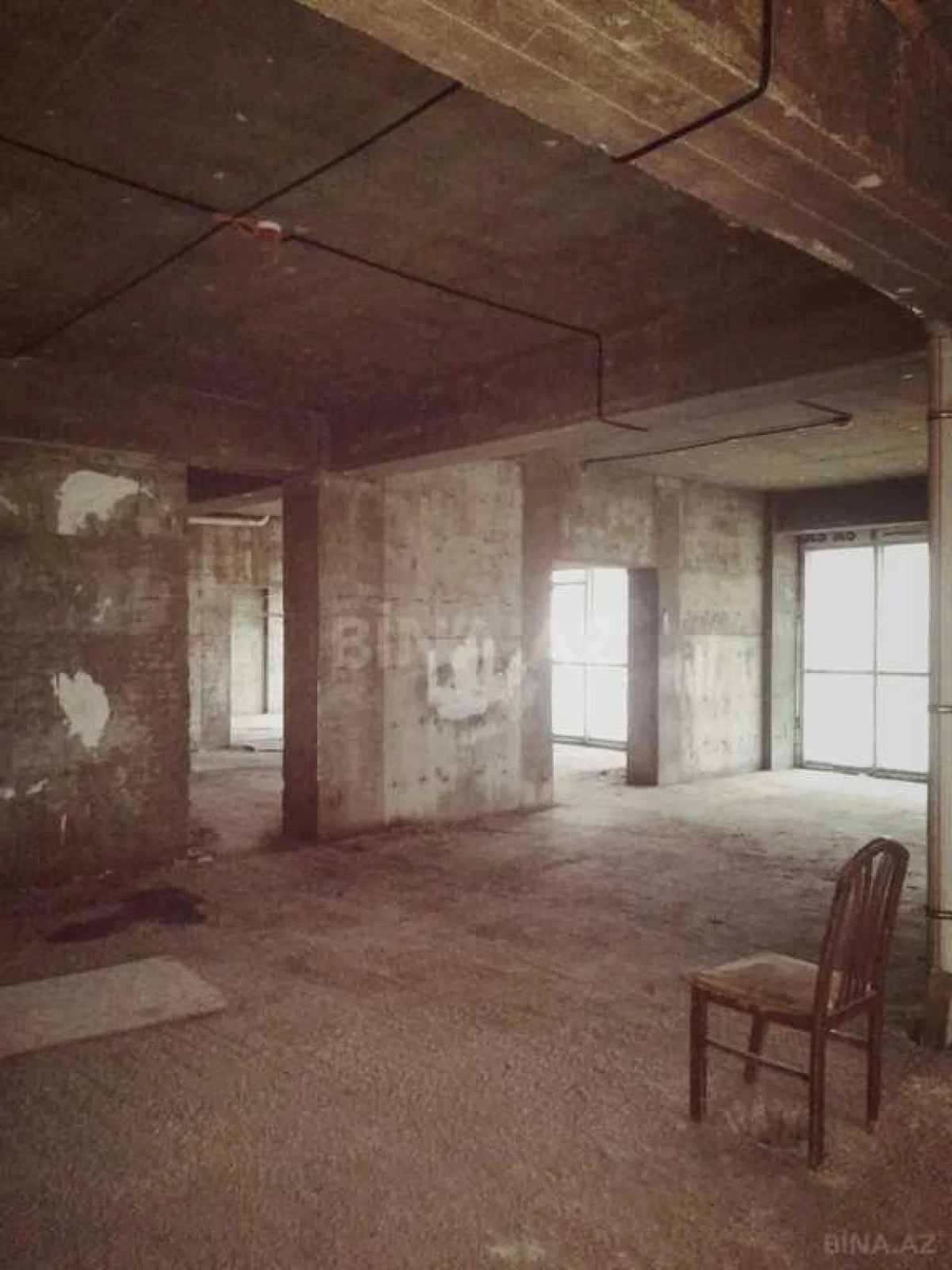 Satılır obyekt 140 m²