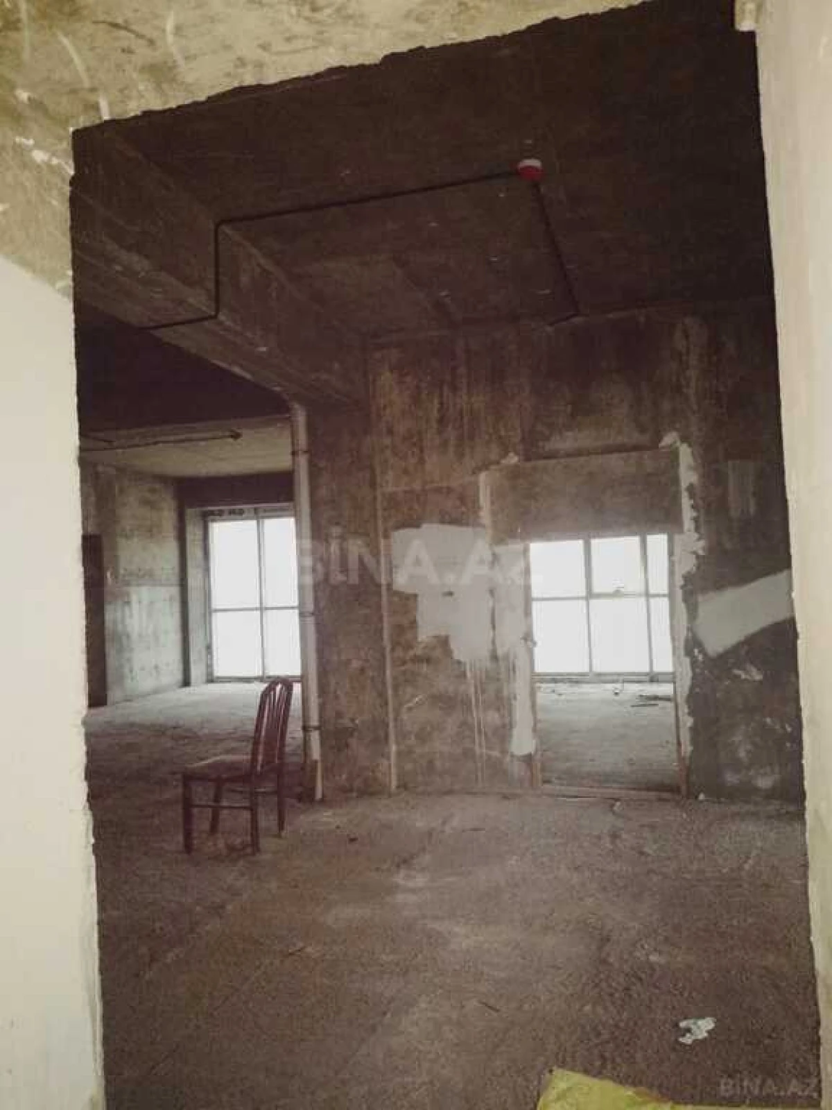 Satılır obyekt 140 m²