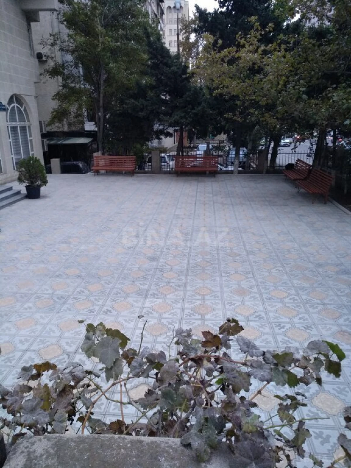 Satılır obyekt 1200 m²