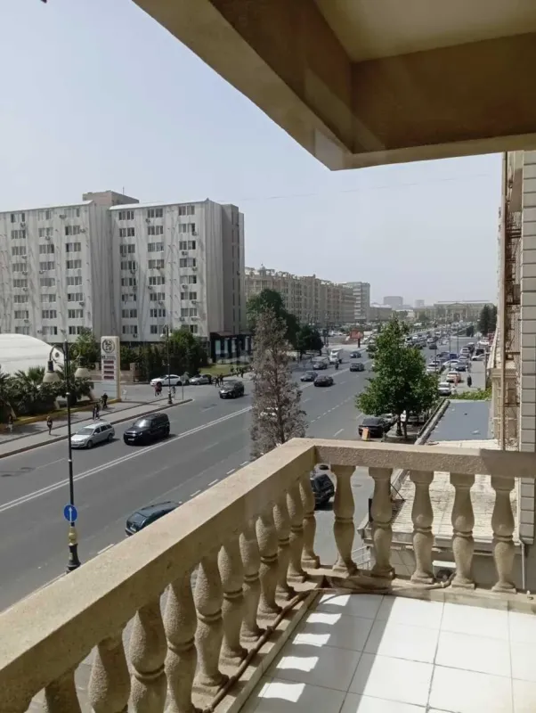 Satılır obyekt 1200 m²