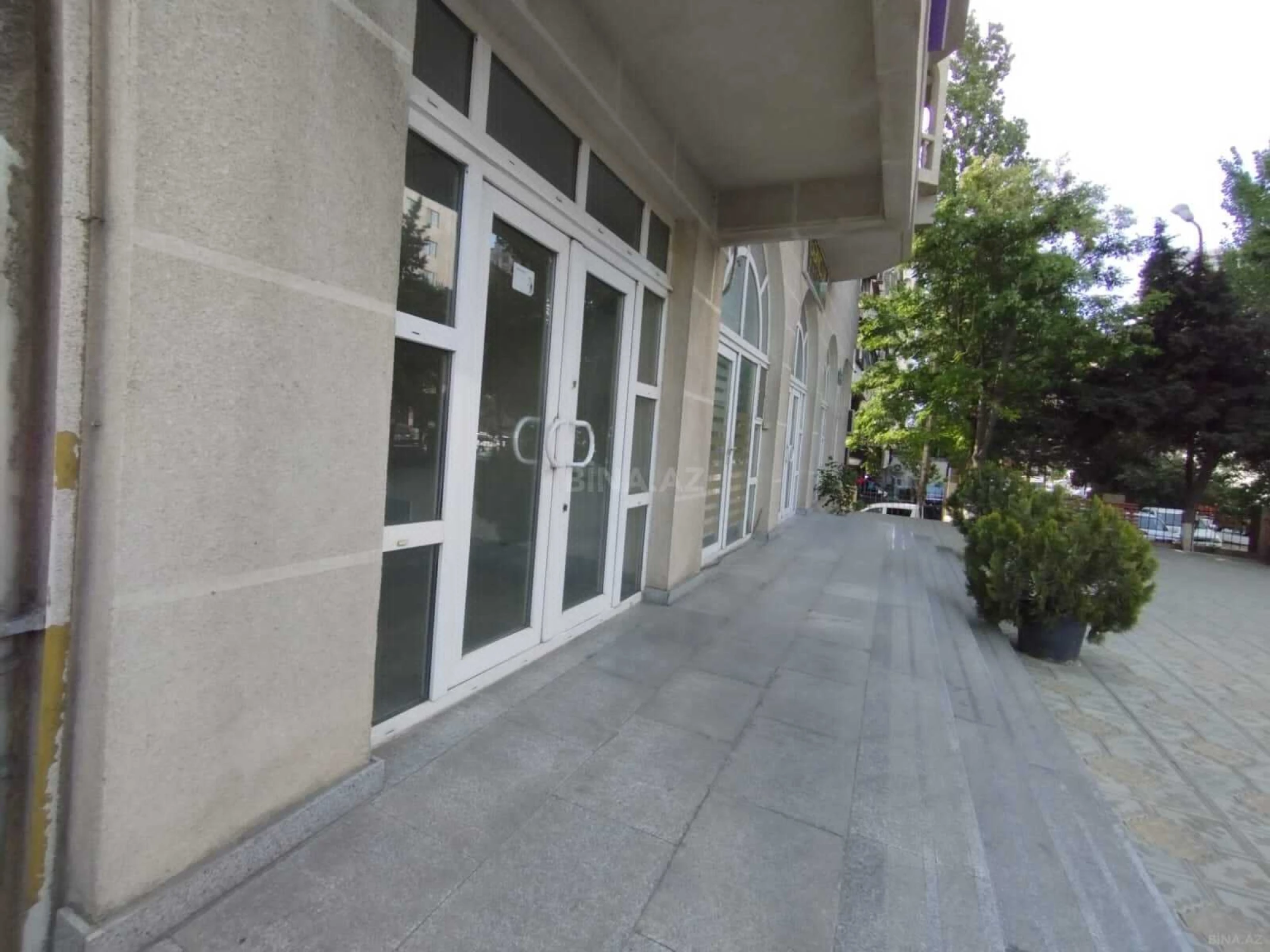 Satılır obyekt 1200 m²