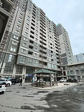 Satılır 3 otaqlı mənzil 146 m²