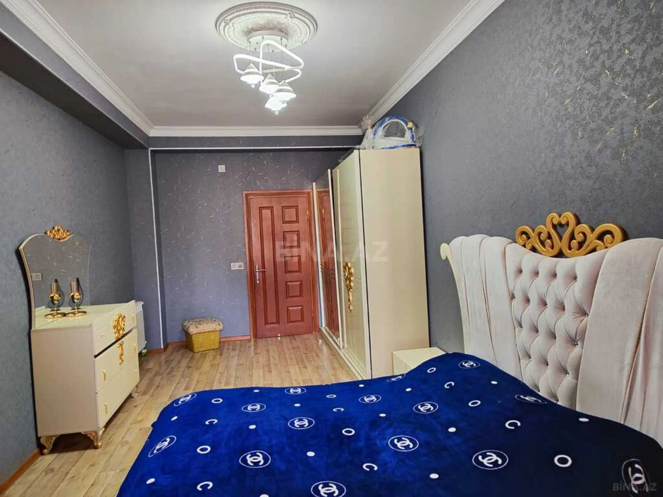 Satılır 3 otaqlı mənzil 113 m²