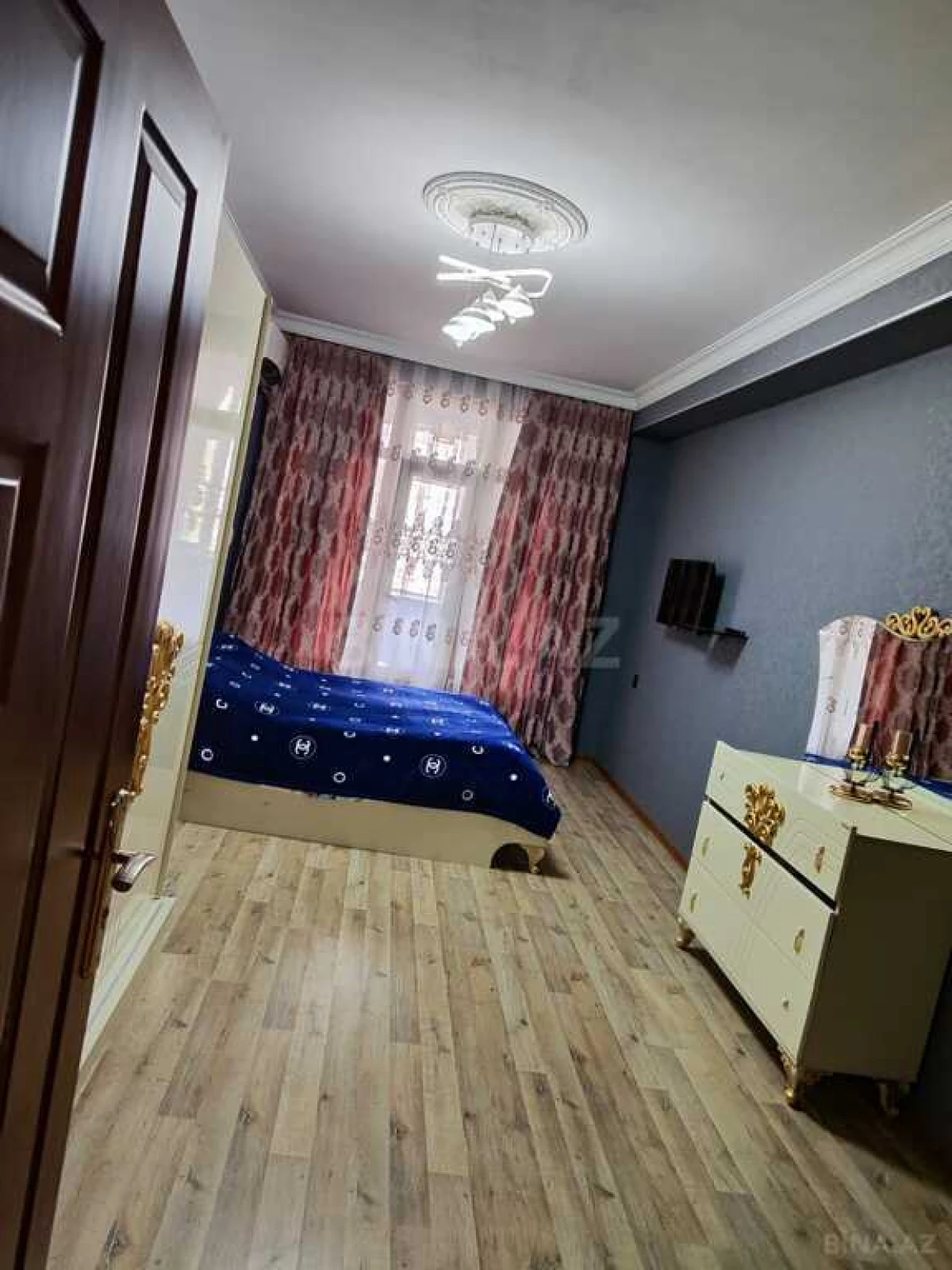 Satılır 3 otaqlı mənzil 113 m²