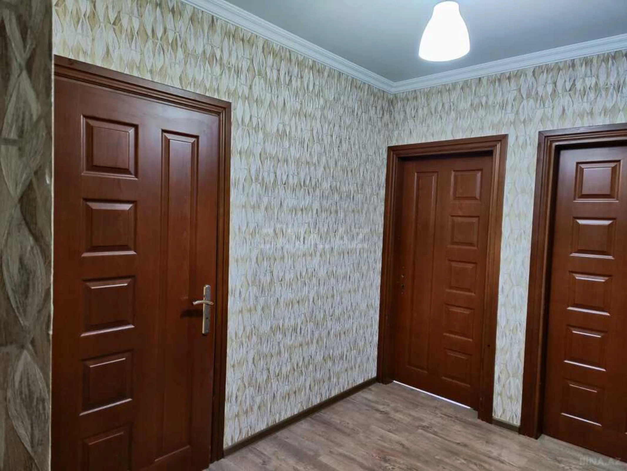 Satılır 3 otaqlı mənzil 113 m²