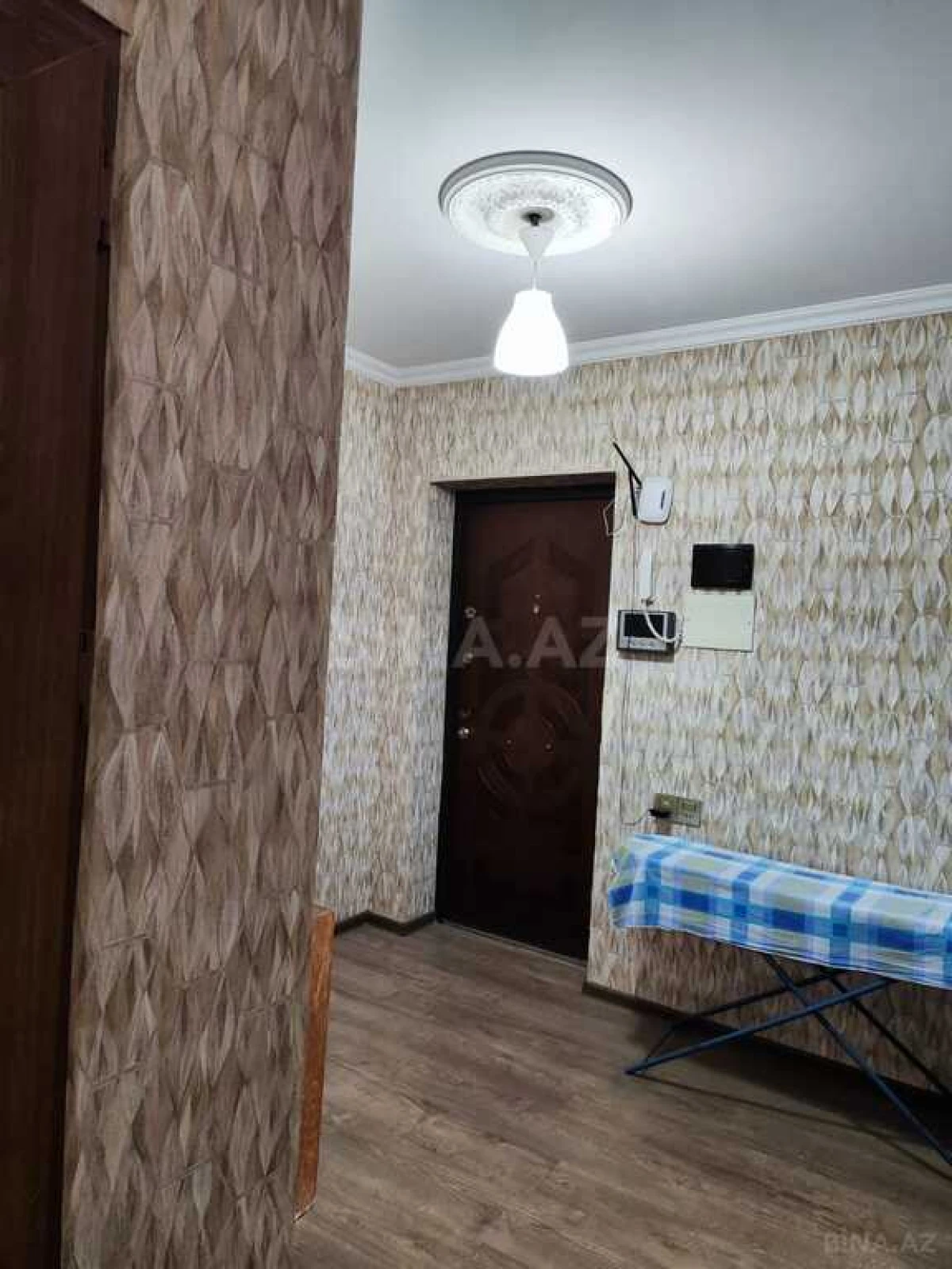 Satılır 3 otaqlı mənzil 113 m²
