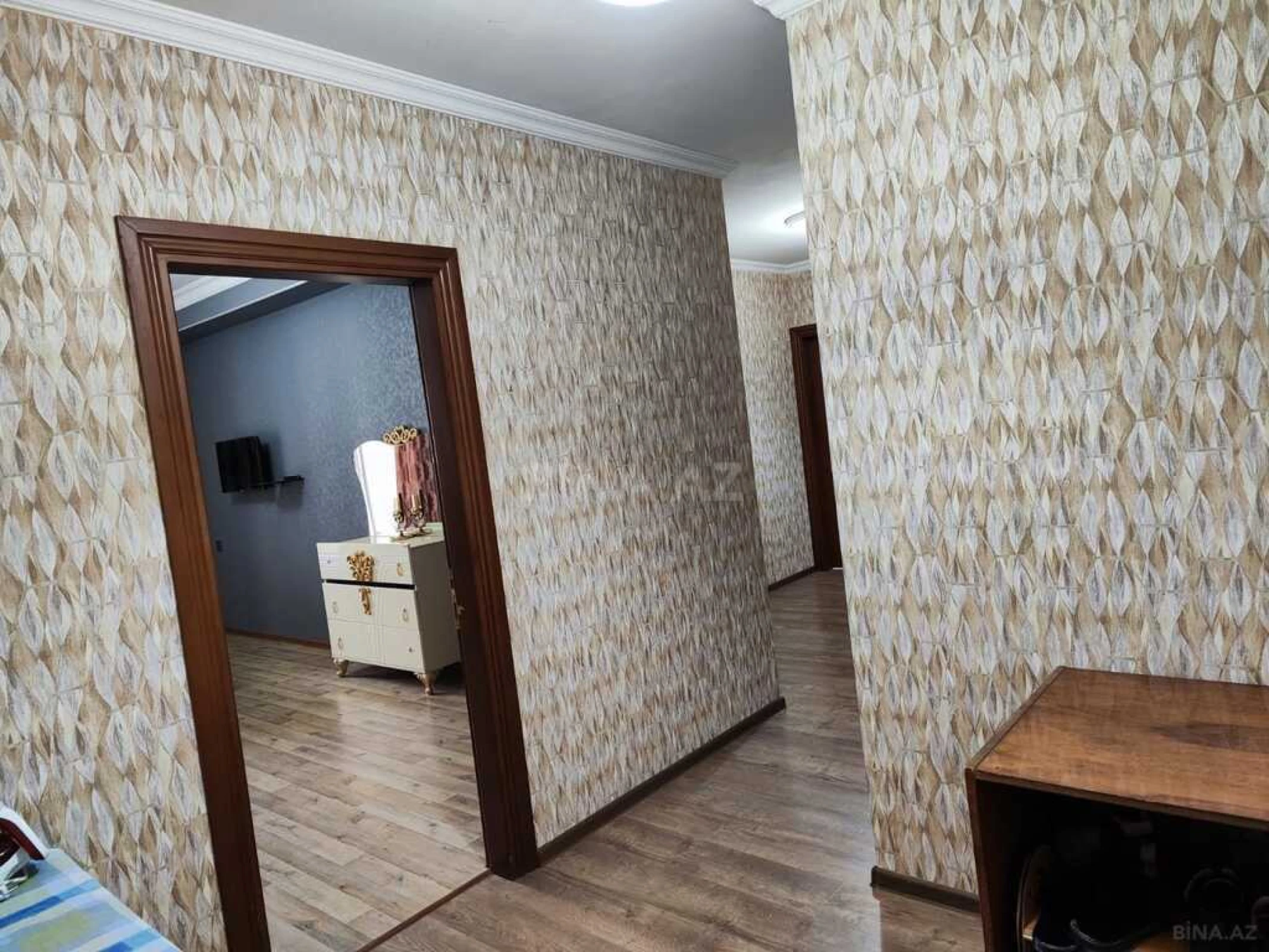 Satılır 3 otaqlı mənzil 113 m²
