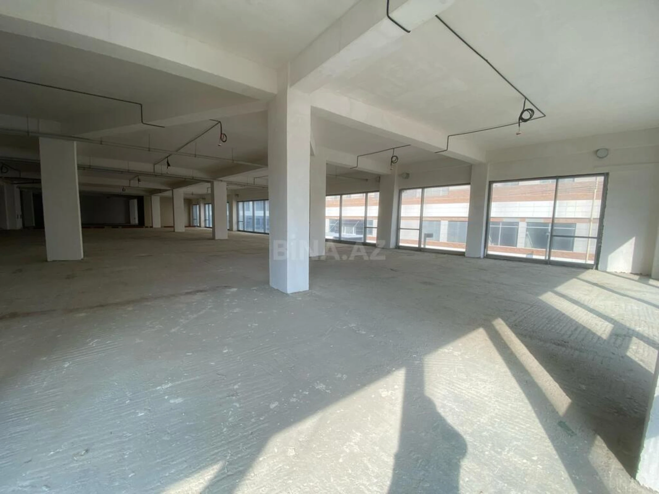 Satılır obyekt 1100 m²