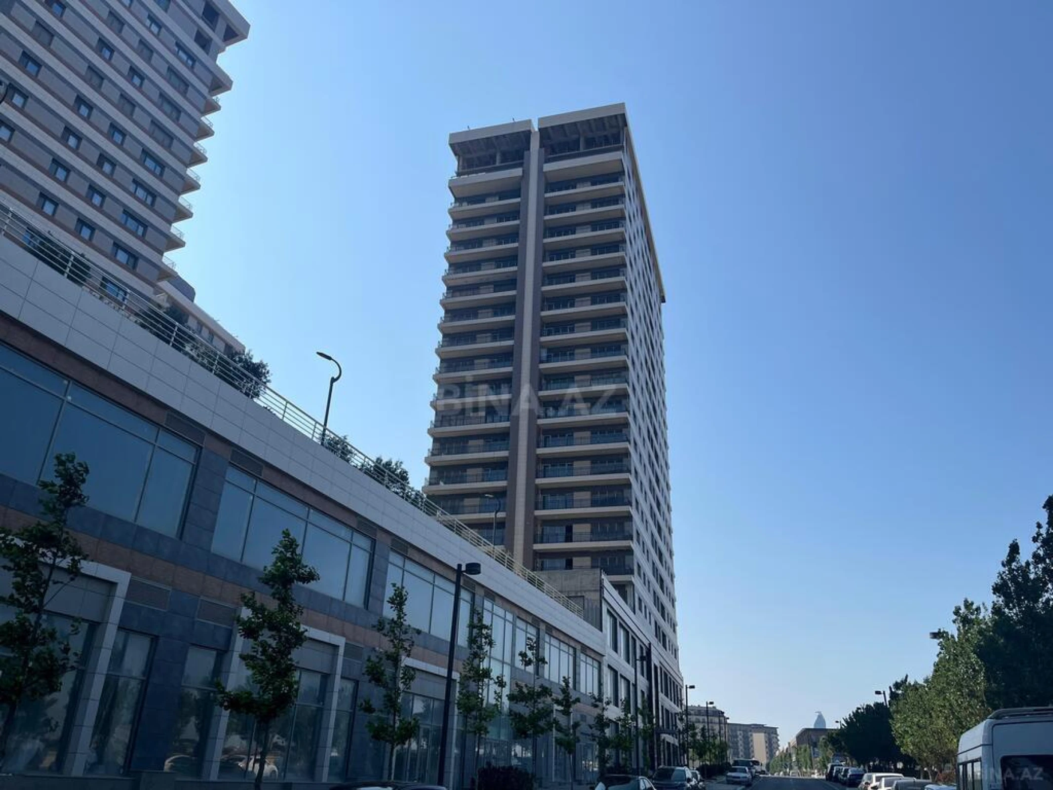 Satılır obyekt 1100 m²