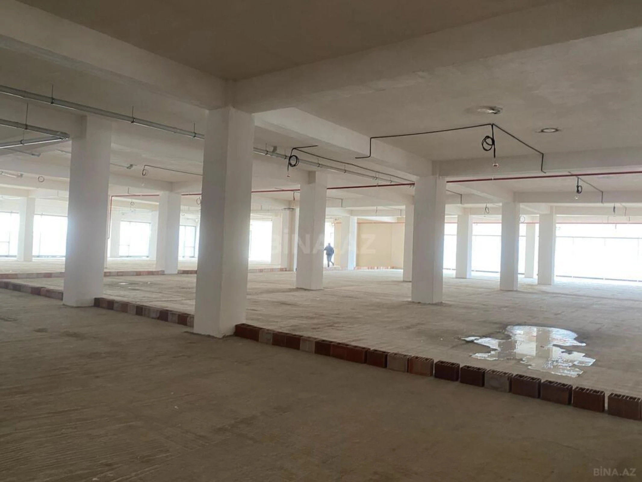 Satılır obyekt 1100 m²
