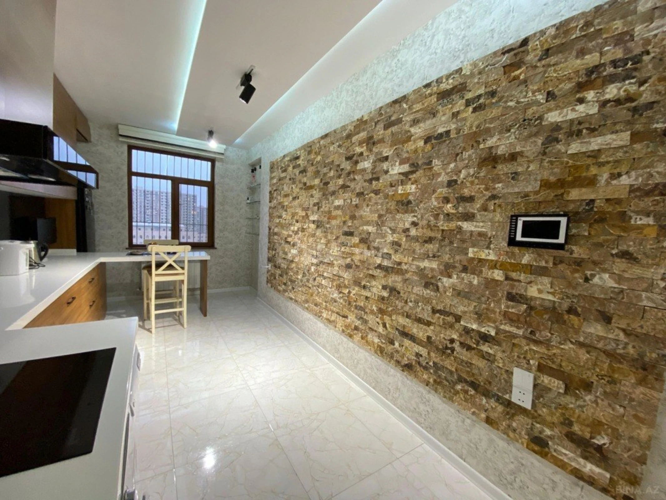 Satılır 2 otaqlı mənzil 90 m²
