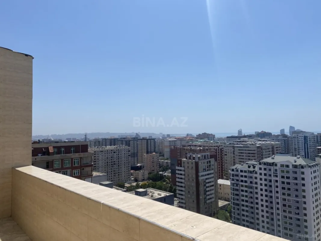 Satılır 4 otaqlı mənzil 180 m²