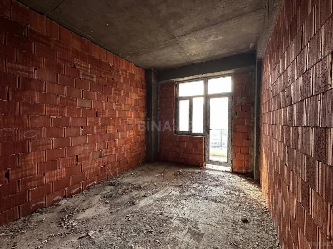 Satılır 1 otaqlı mənzil 72 m²