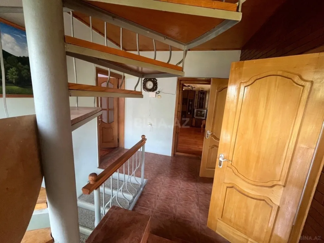 Satılır 5 otaqlı həyət evi 150 m²